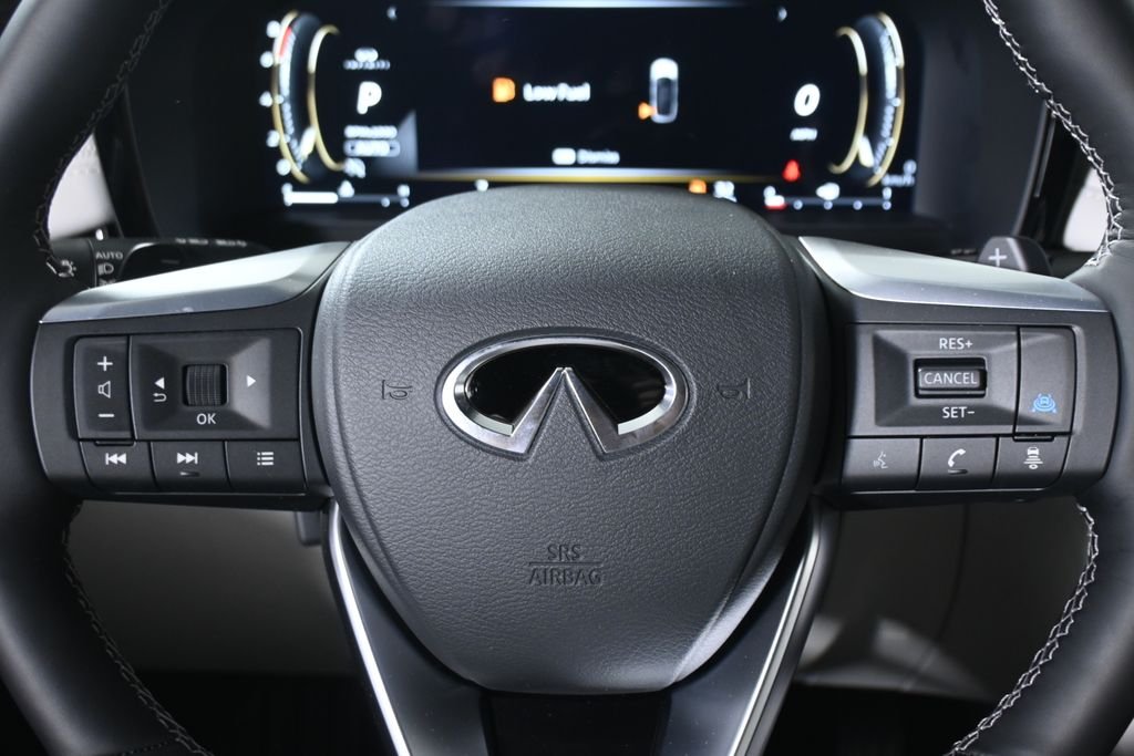 New 2027 2T RAD WHT INFINITI Autograph AWD image 19
