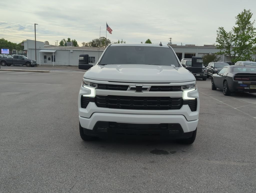 Used 2025 White Chevrolet RST image 9