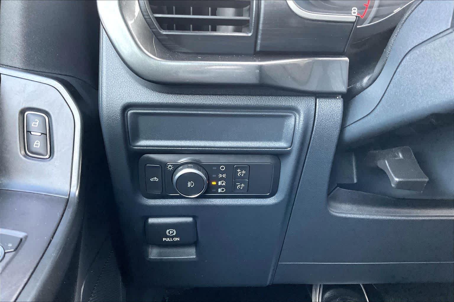 Used 2022 Oxford White Ford XL image 33