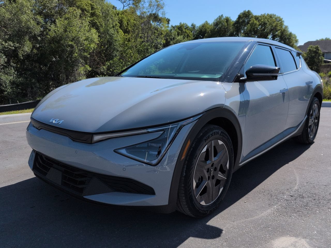 New 2026 Wolf Gray Kia Light Long Range image 8
