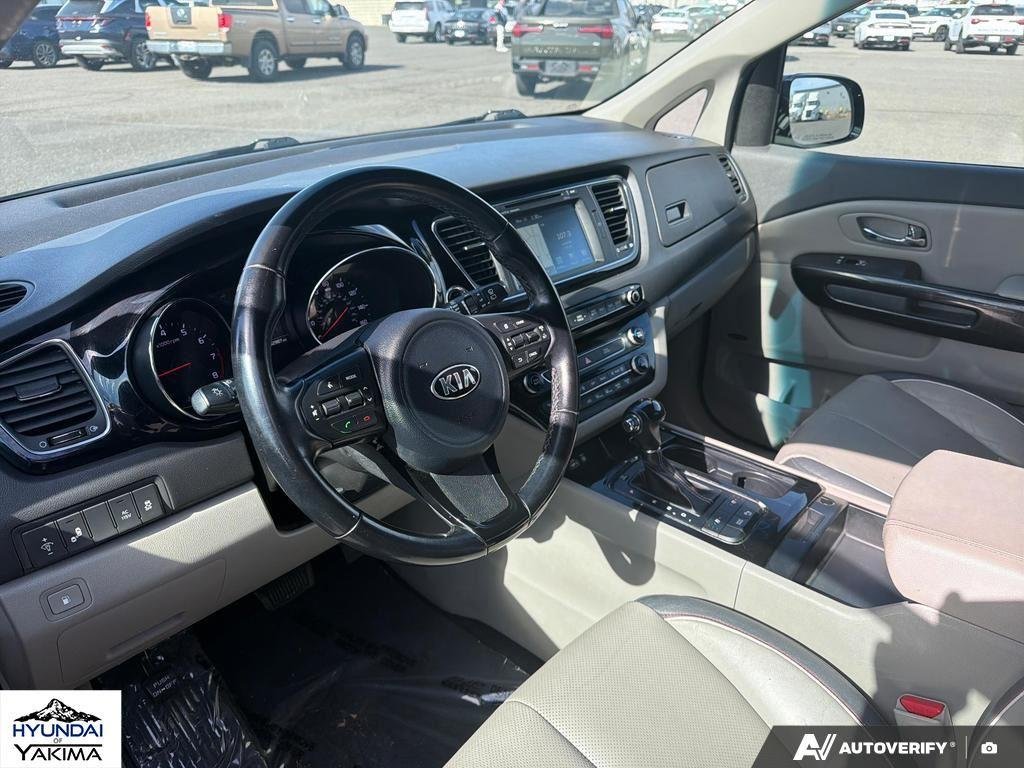 Used 2016 Midnight Sapphire Pearl Metallic Kia SX image 14