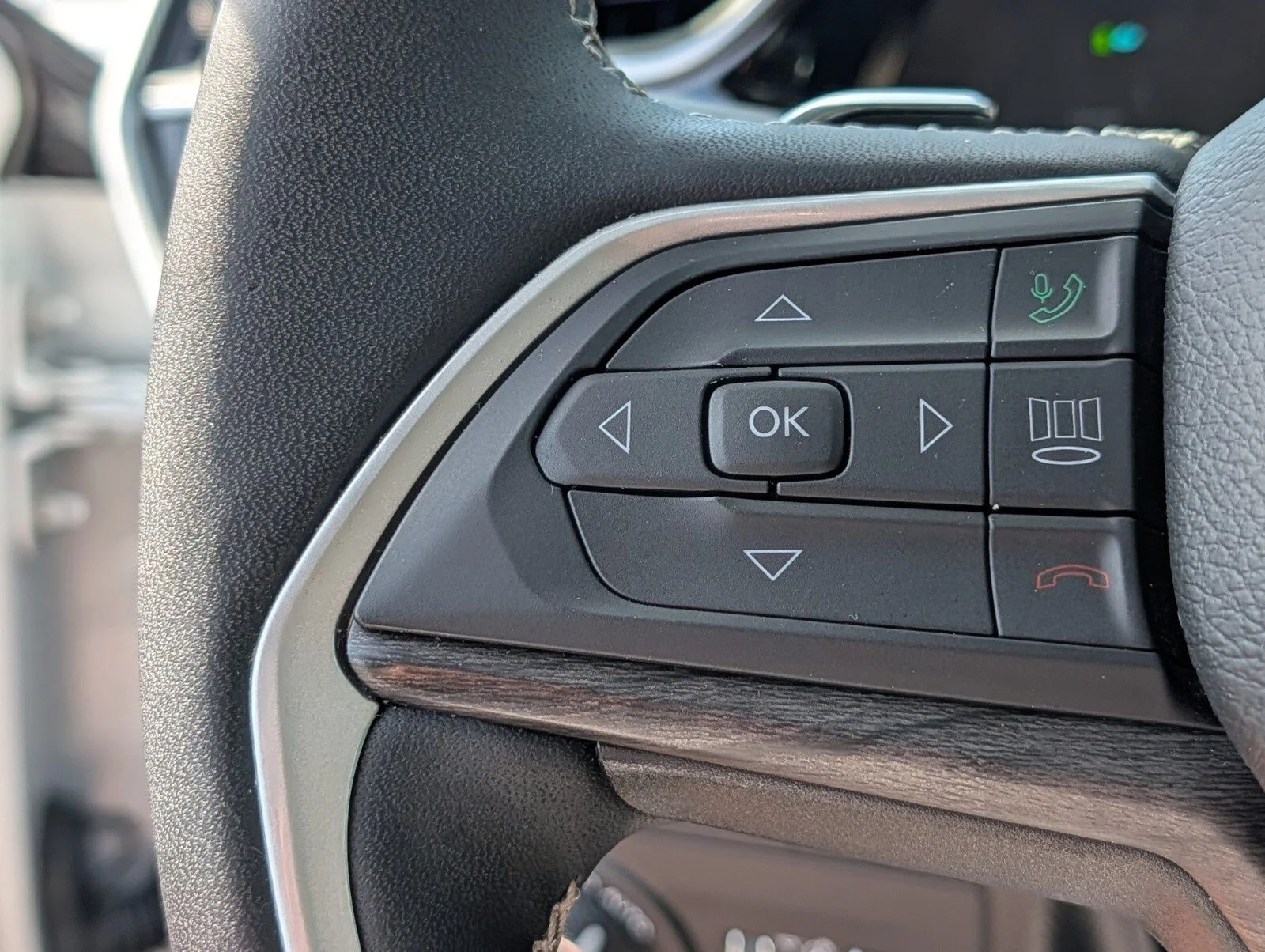 Used 2022 White Jeep 4xe image 34