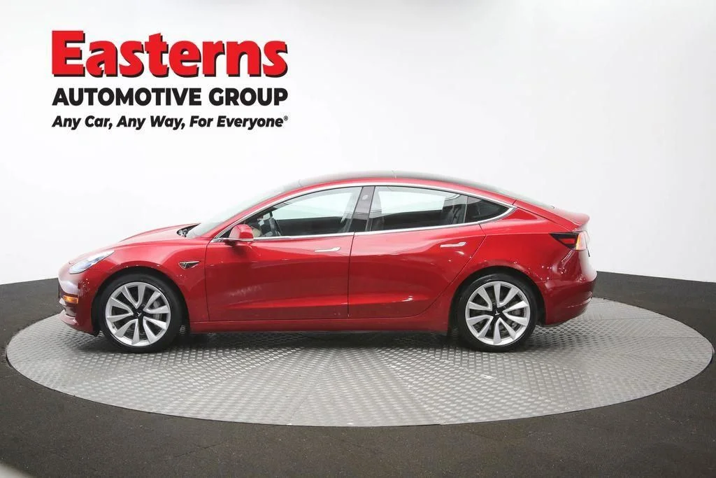 Used 2018 Red Tesla Long Range image 56