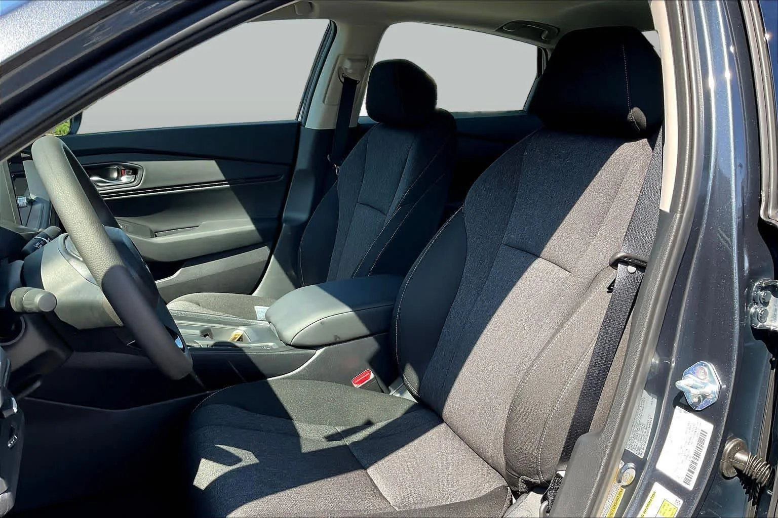 New 2026 Meteorite Gray Metallic Honda SE image 9