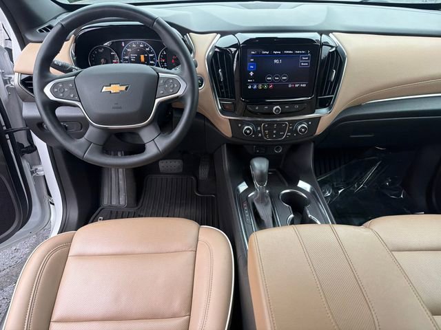 Used 2023 Iridescent Pearl Tricoat Chevrolet Premier image 19
