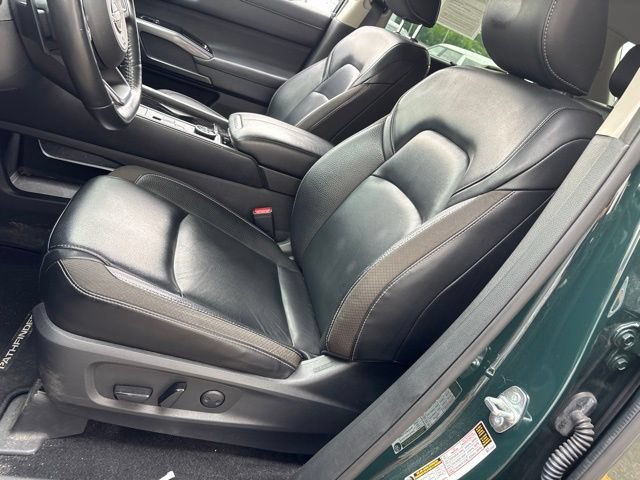 Used 2023 Obsidian Green Pearl/Super Black Nissan SL image 15