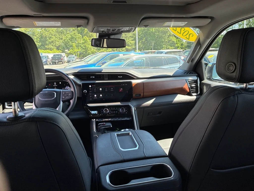 Used 2022 Silver GMC Denali image 28