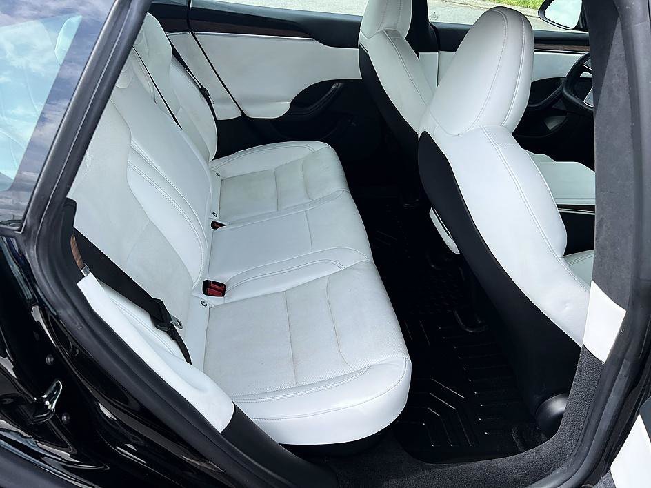 Used 2021 Solid Black Tesla Long Range image 16