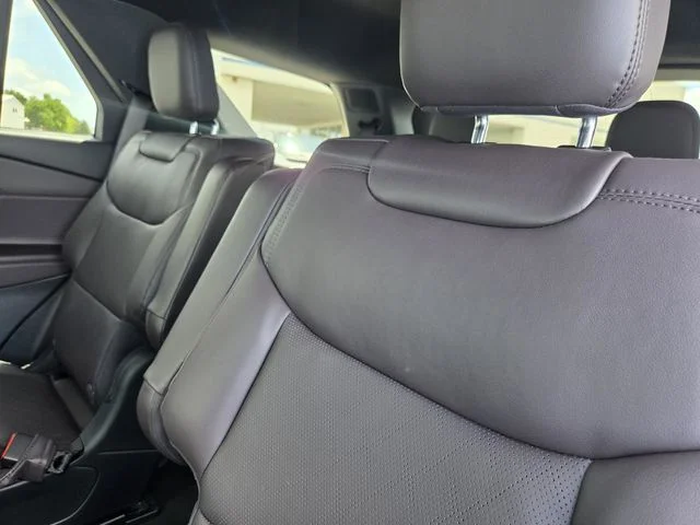 New 2026 Star White Metallic Tri-Coat Ford Platinum™ image 29