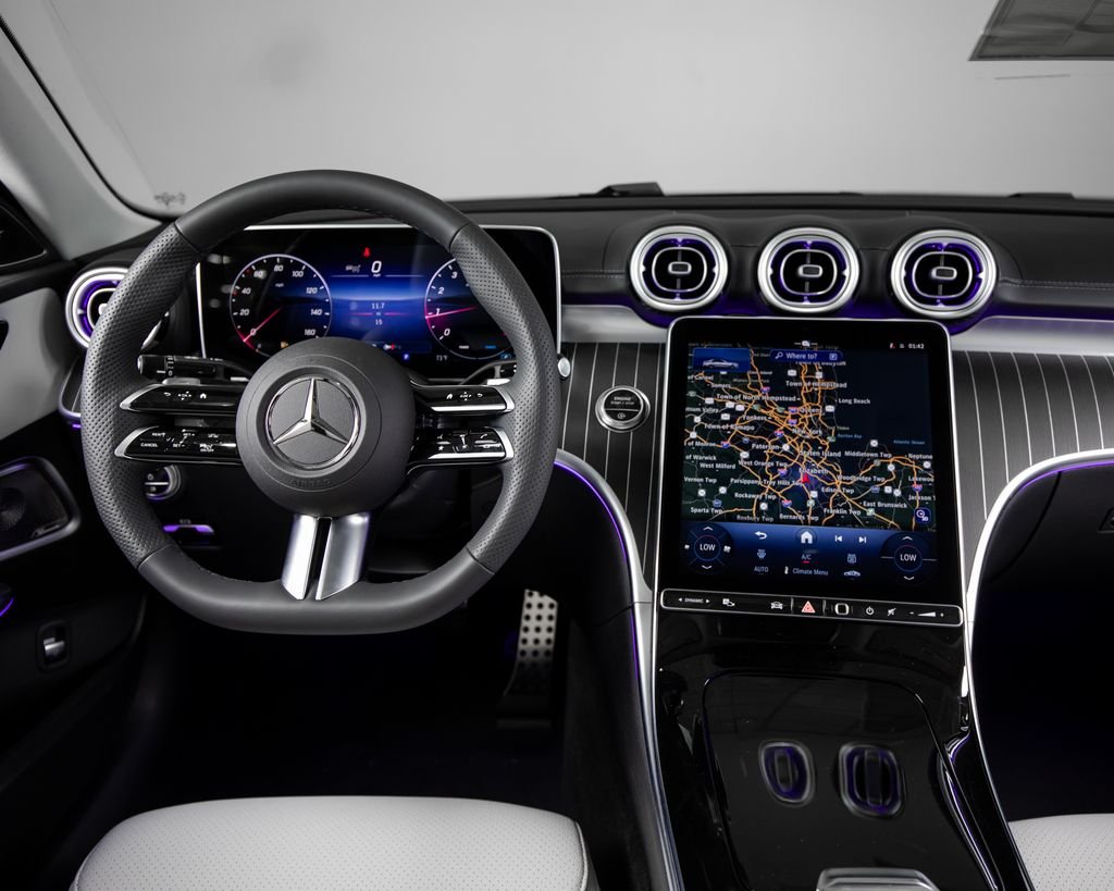 New 2026 MANUFAKTUR Alpine Grey Mercedes-Benz C 300 image 8