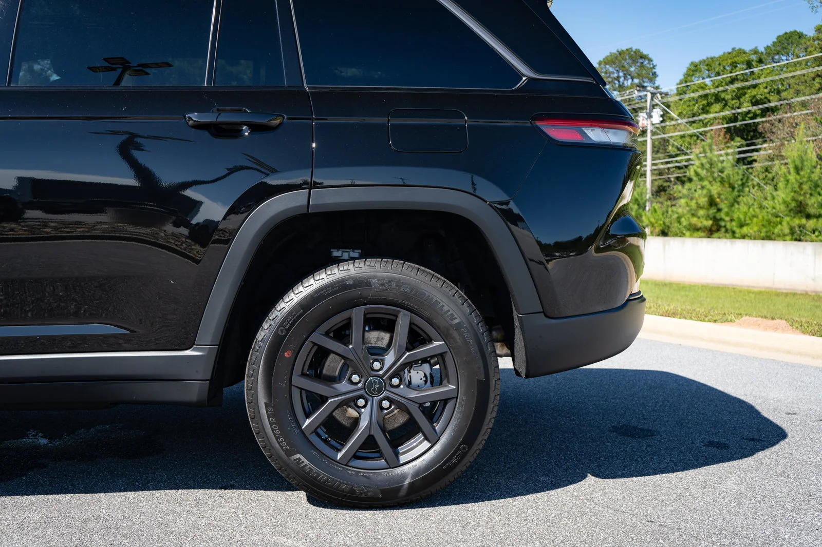 New 2027 High-Gloss Black Paint Jeep Altitude image 6