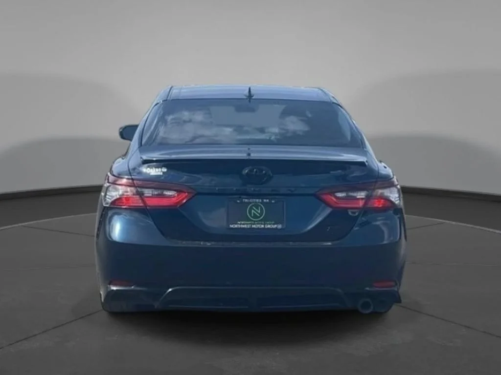 2024 Toyota Camry SE - Photo 8