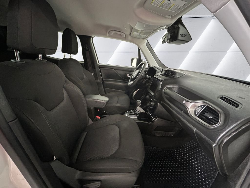 Used 2023 White Jeep Latitude image 13