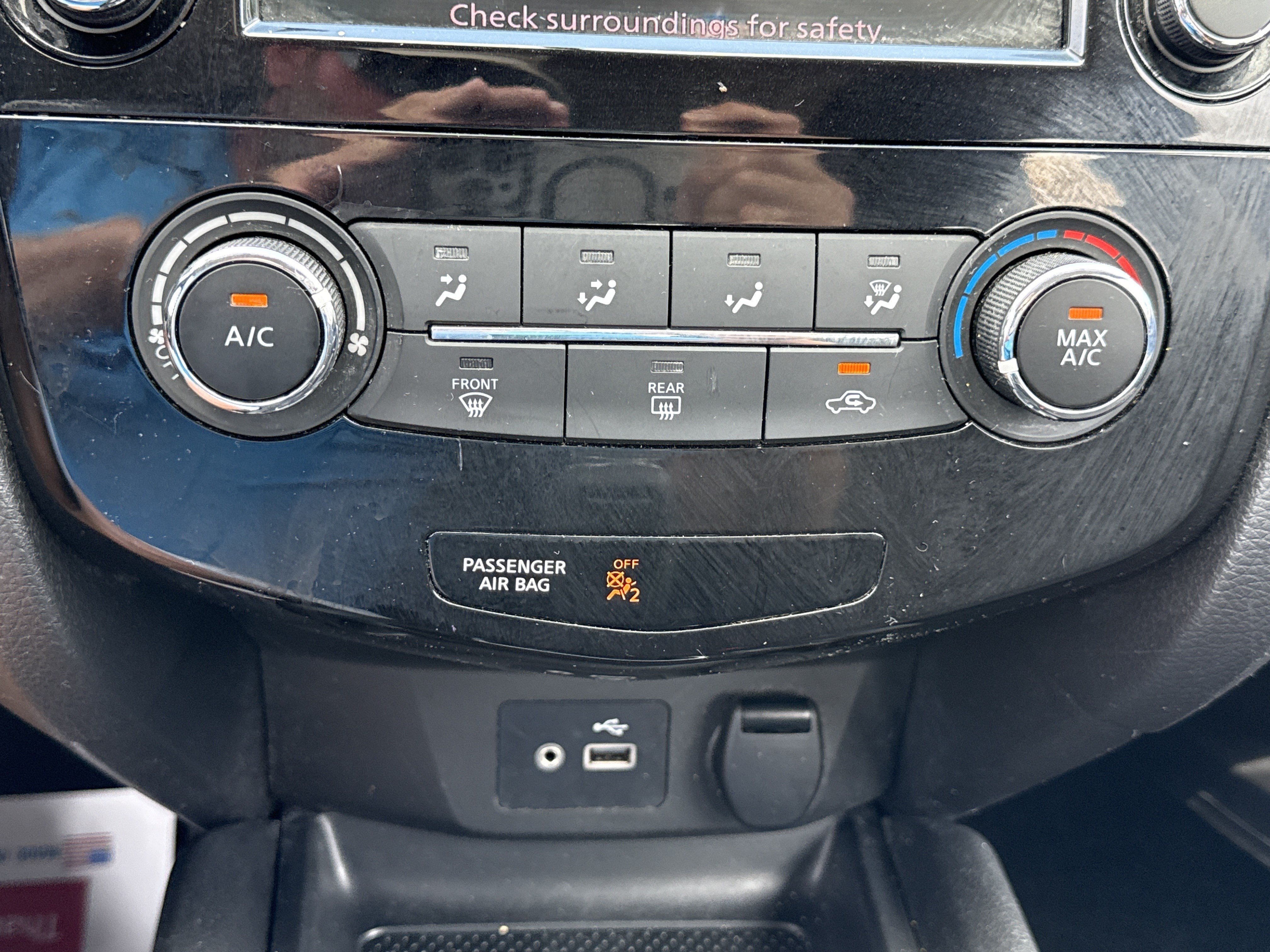 Used 2019 Magnetic Black Pearl Nissan S image 25