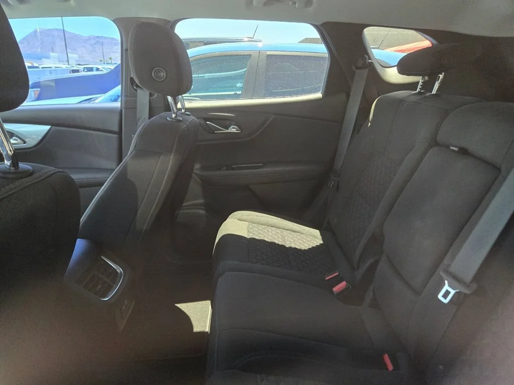 Used 2020 SUMMIT WHITE Chevrolet LT image 4