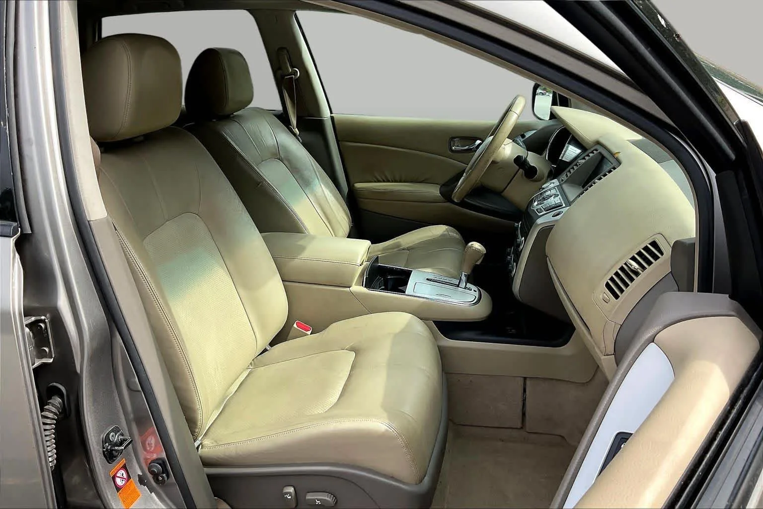 Used 2009 Platinum Graphite Nissan SL image 8