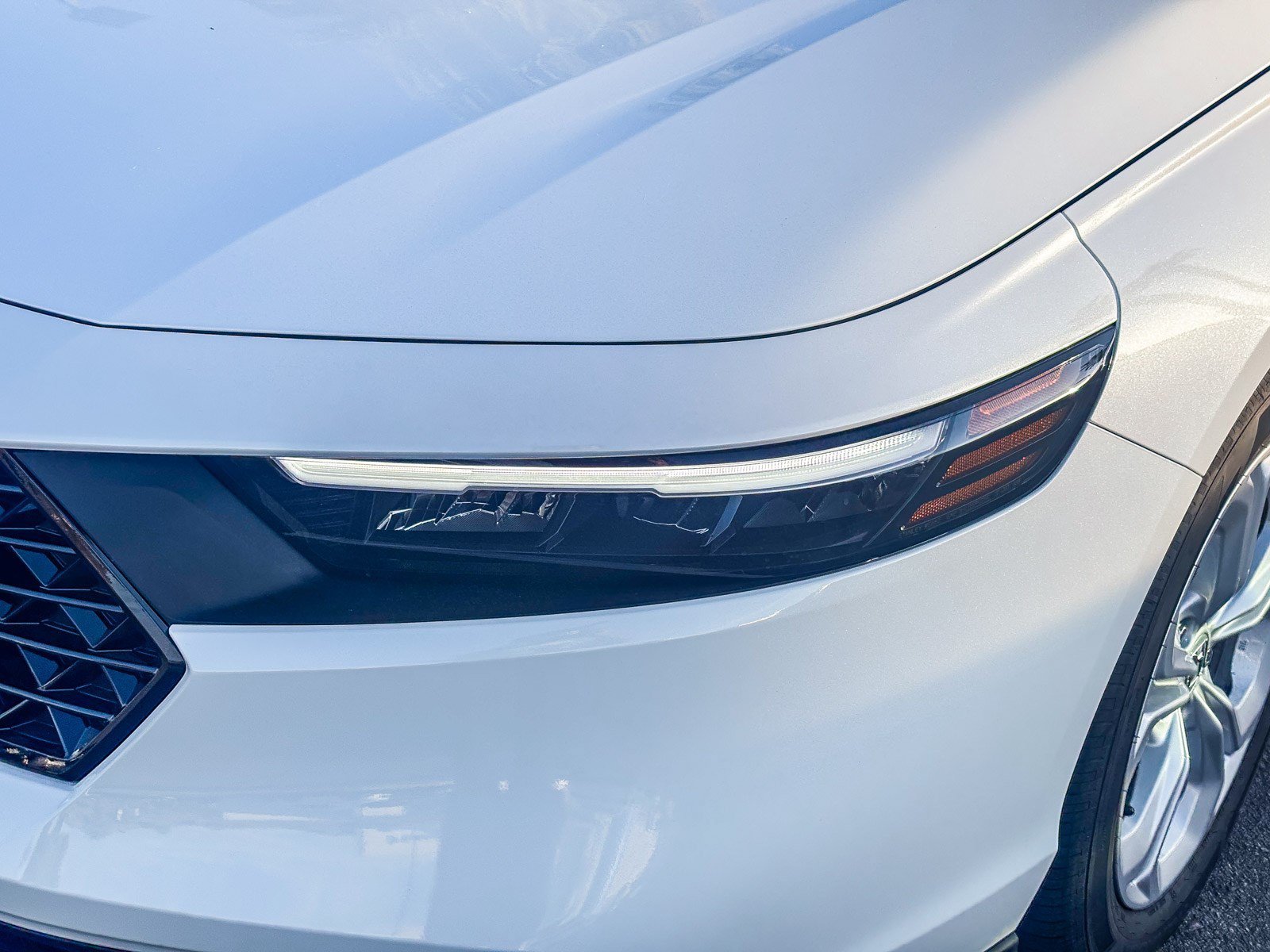 New 2026 Platinum White Pearl Honda LX image 8