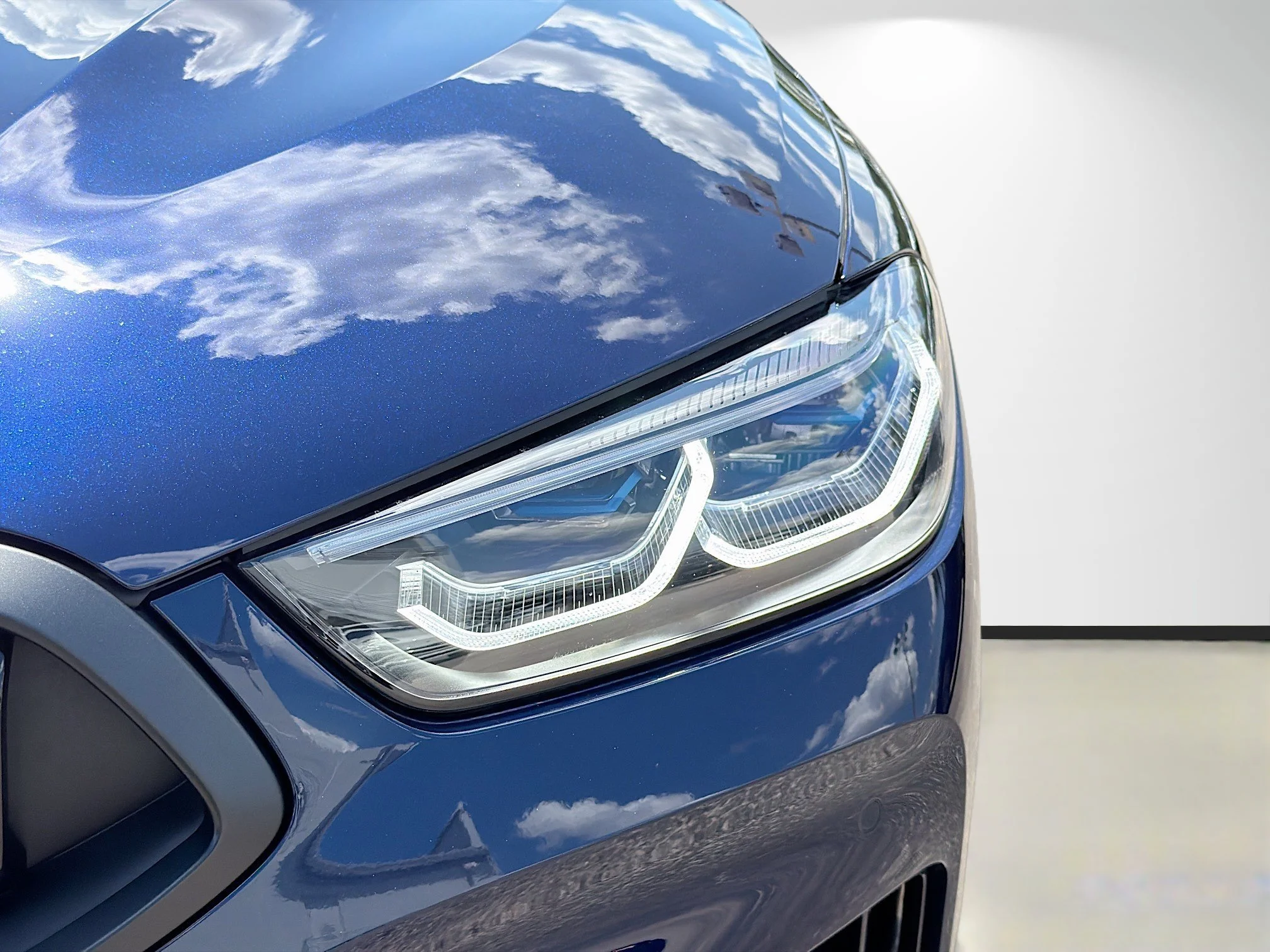 New 2026 Tanzanite Blue II Metallic BMW 840i image 9