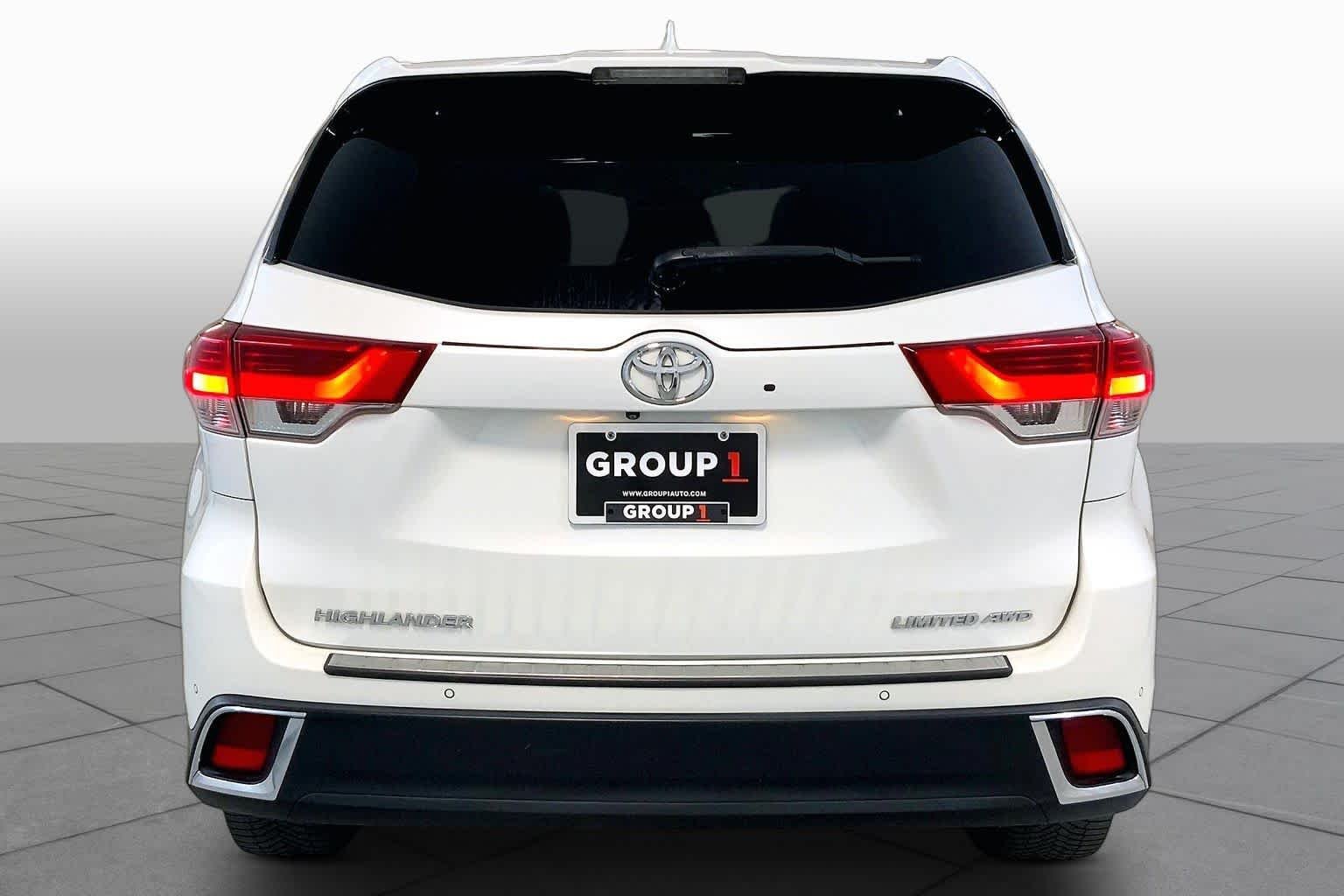 Used 2017 Blizzard Pearl Toyota Limited Platinum image 4