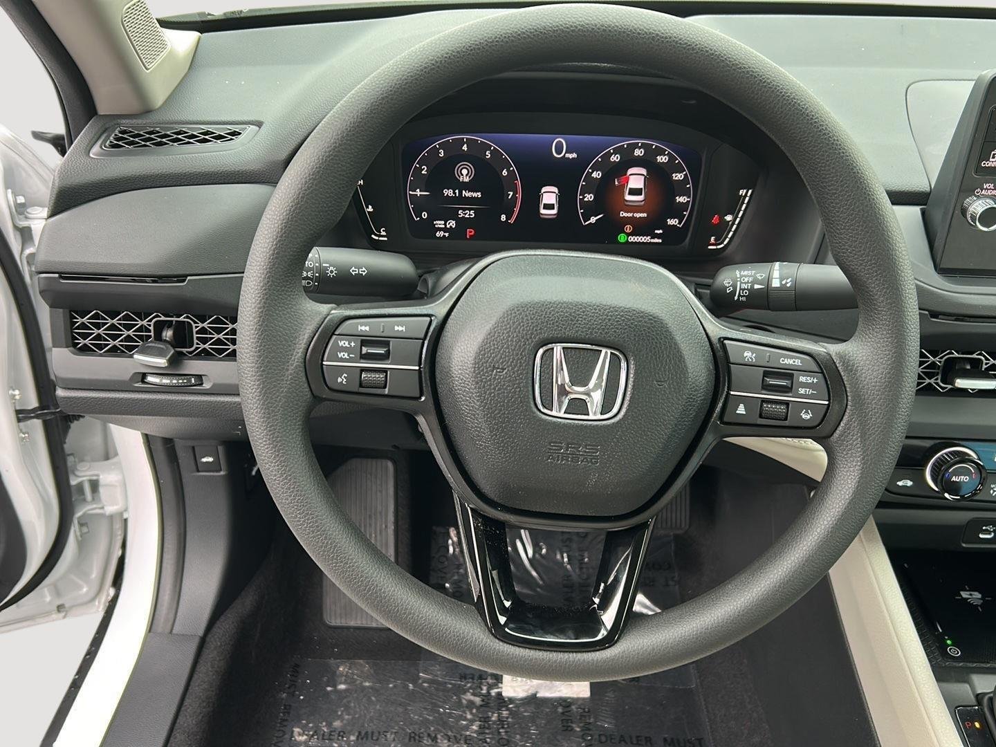 New 2026 Platinum White Pearl Honda SE image 4
