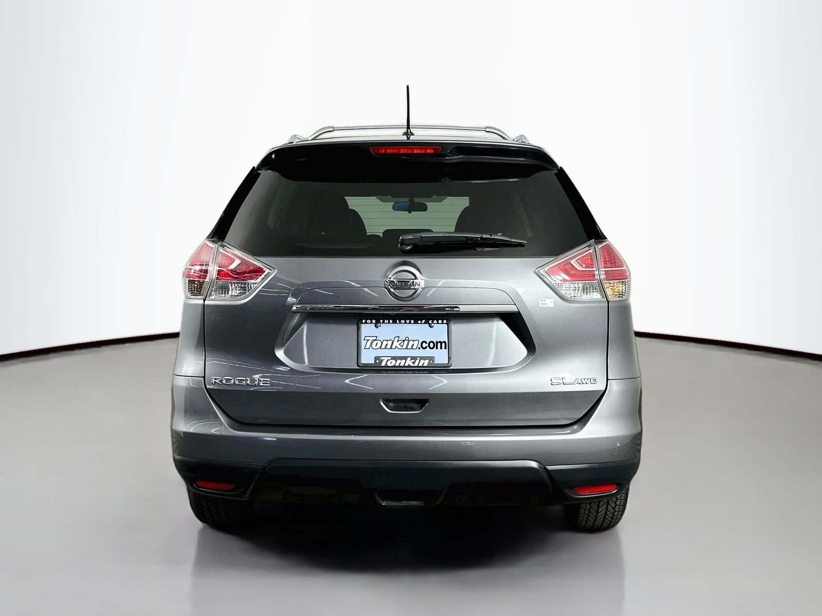 Used 2015 Gun Metallic Nissan SL image 6