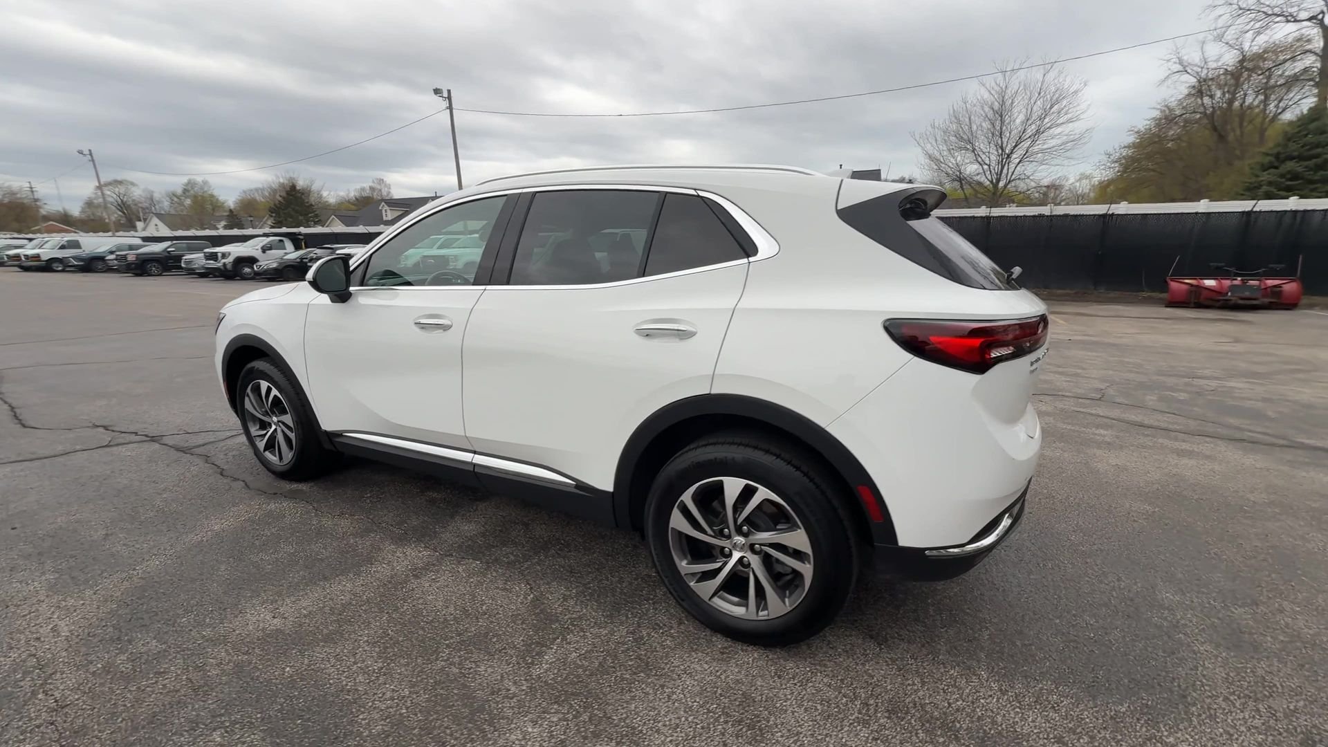 Used 2023 Summit White Buick Essence image 6