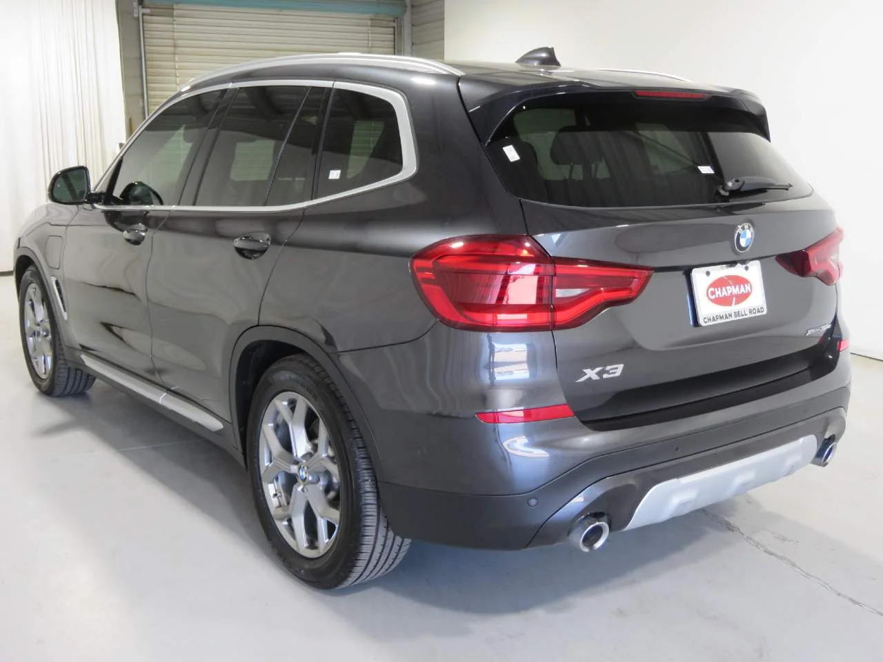 Used 2020 Dark Graphite Metallic BMW xDrive30e image 6