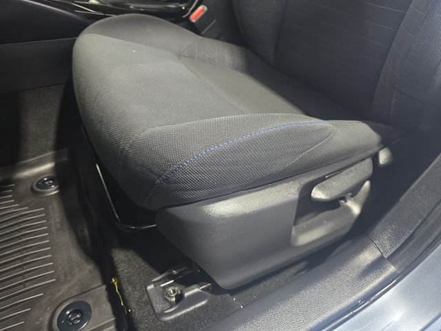 Used 2020  Toyota SE image 27