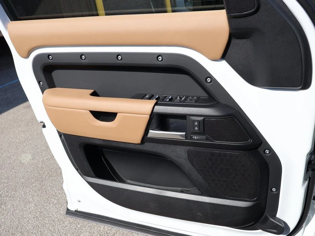 2025 Land Rover Defender V8 - Photo 35