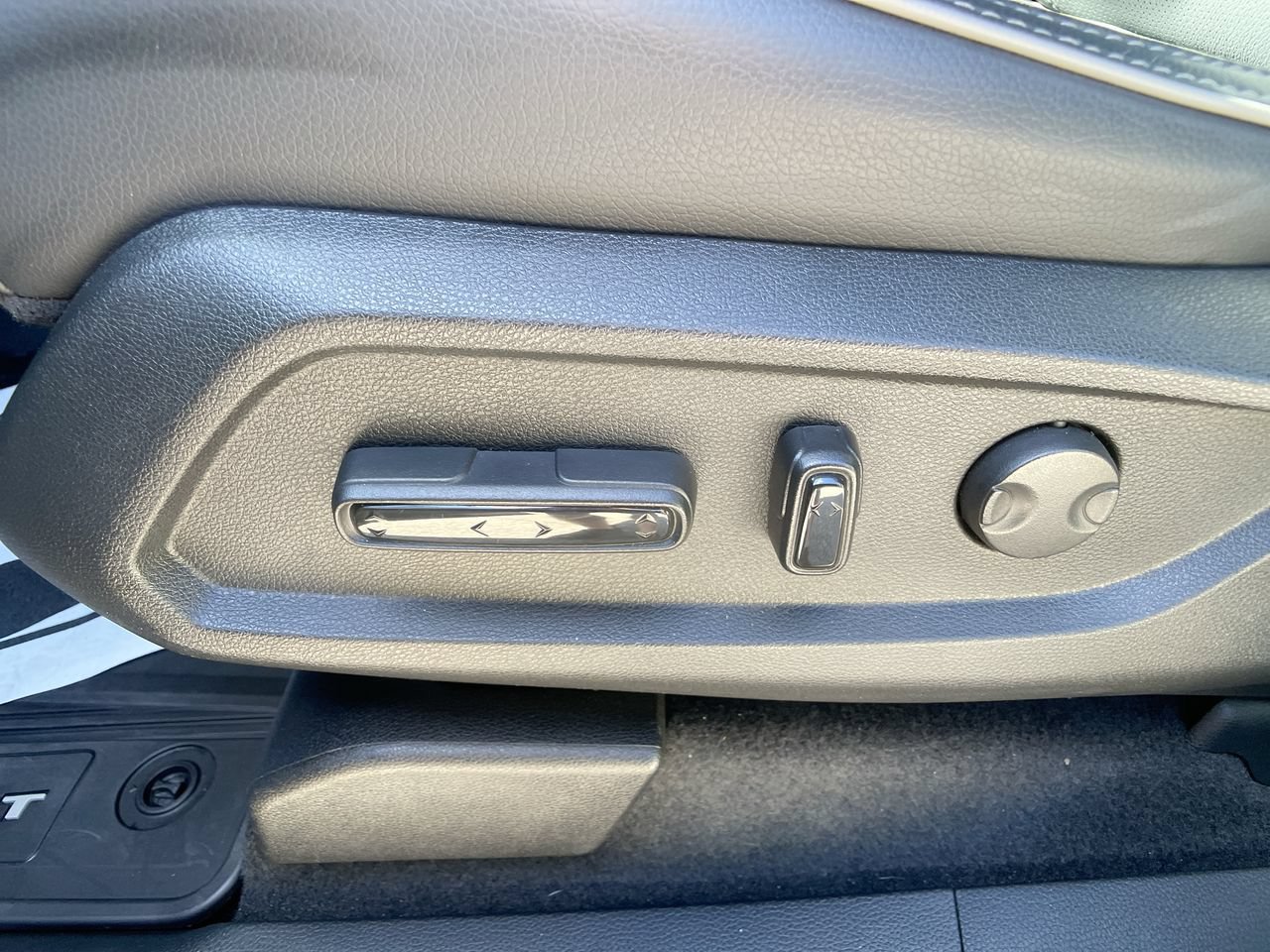 2025 Honda Pilot Elite - Photo 43