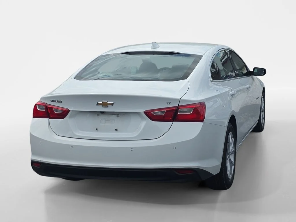 Used 2025 Summit White Chevrolet LT image 8