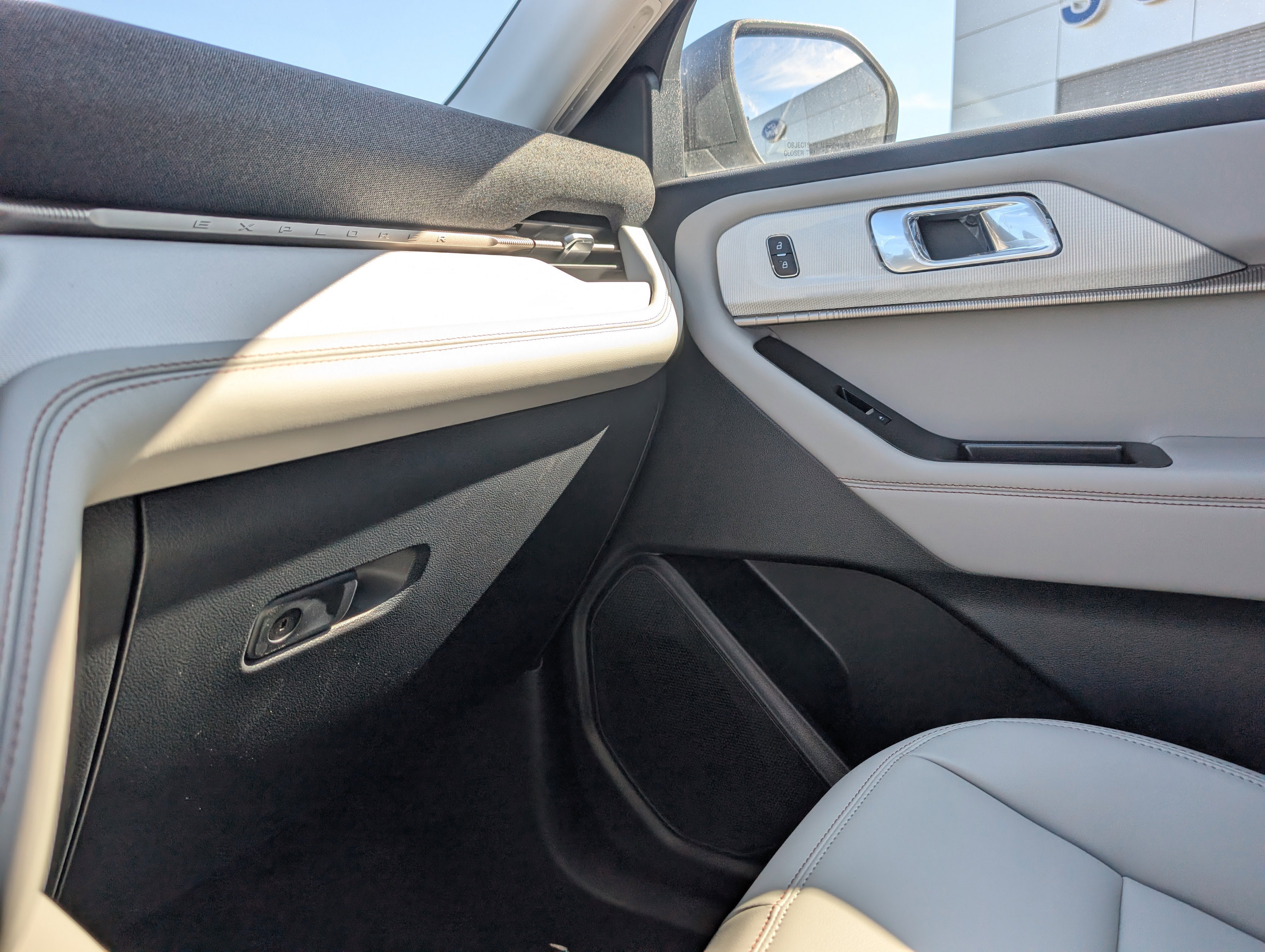 New 2026 Star White Metallic Tri-Coat FORD Active image 33