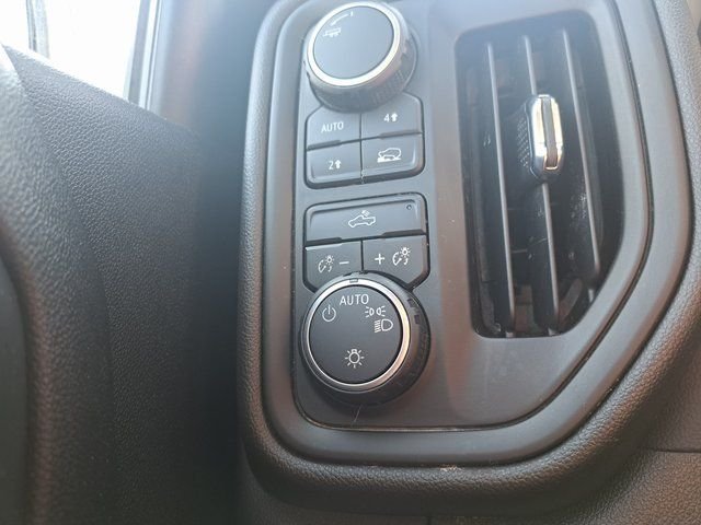 Used 2022 Blue Chevrolet Custom image 25