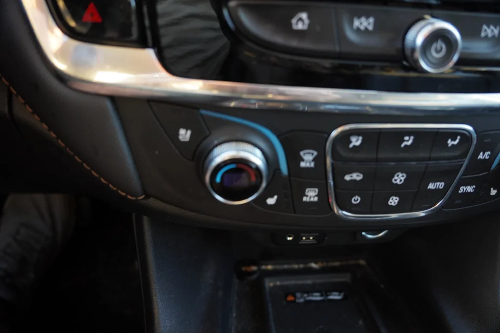 Used 2020 Silver Ice Metallic Chevrolet Premier image 7