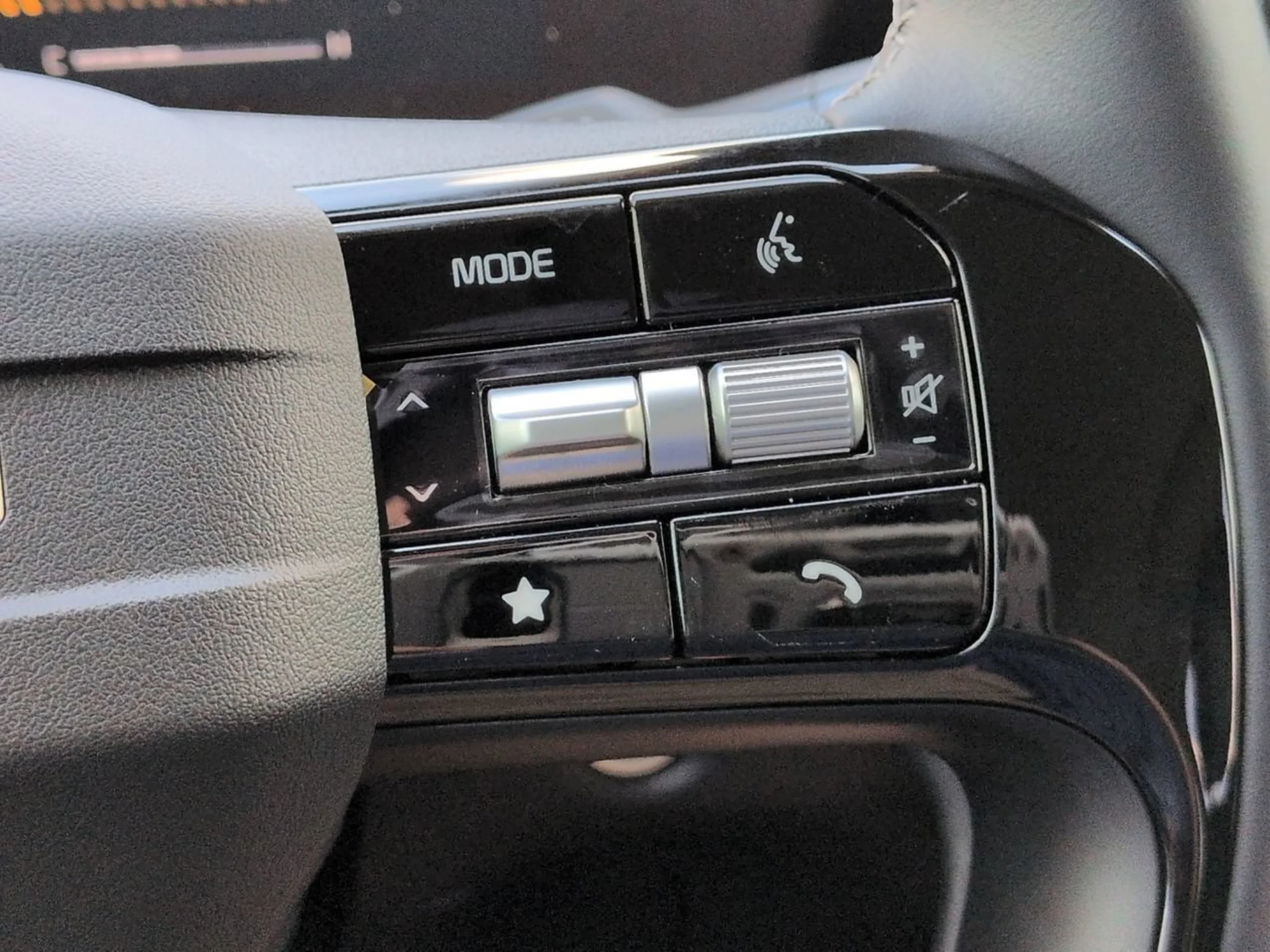 New 2026 Wolf Gray Kia S image 24
