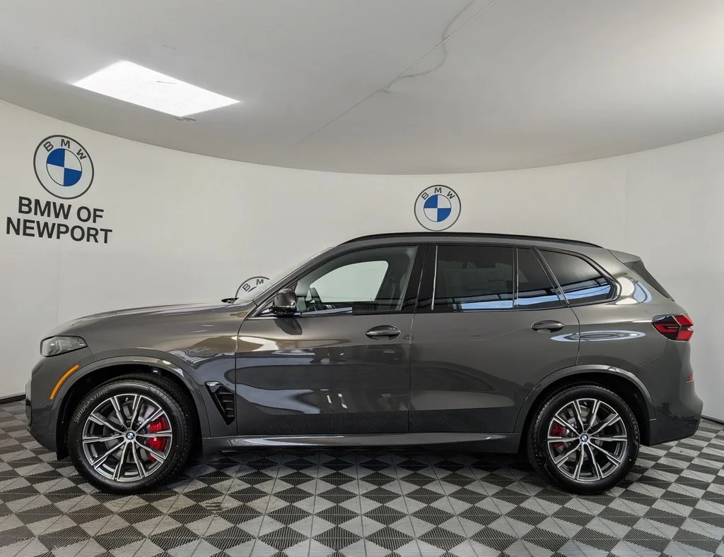 New 2026 Gray BMW M60i image 9