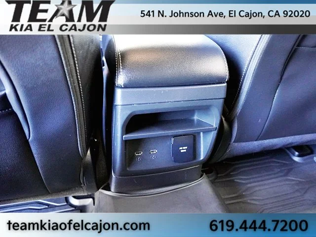 Used 2021 White Ford Lariat image 24