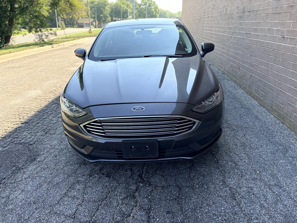 Used 2018 Magnetic Metallic Ford SE image 8