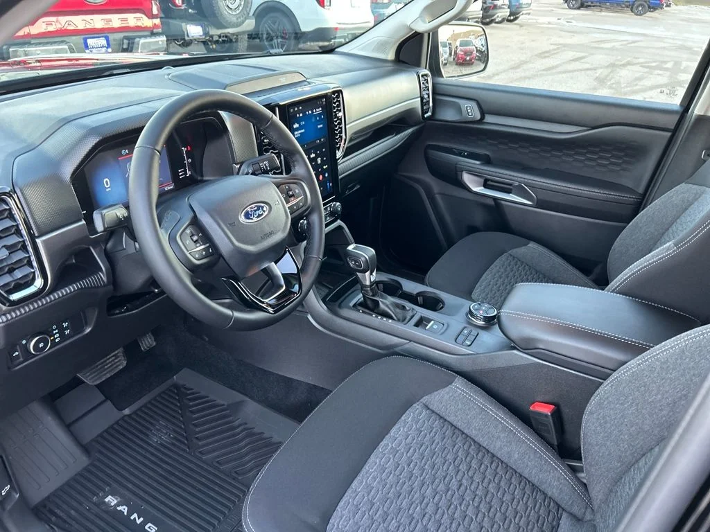 2025 Ford Ranger XLT - Photo 13