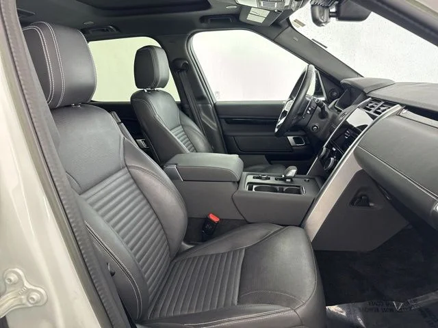 Used 2023  Land Rover S R-Dynamic image 22