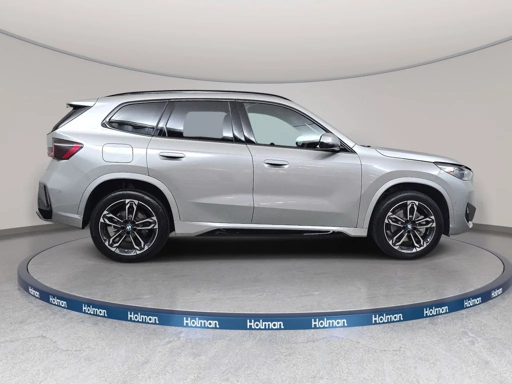 Used 2026 Space Silver Metallic BMW xDrive28i image 5