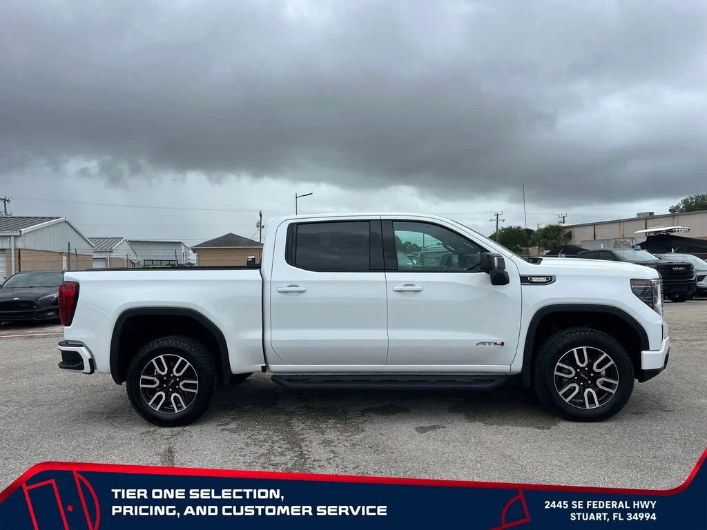 Used 2025 Summit White GMC AT4 image 8