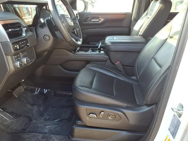 Used 2025 Summit White GMC Denali image 17
