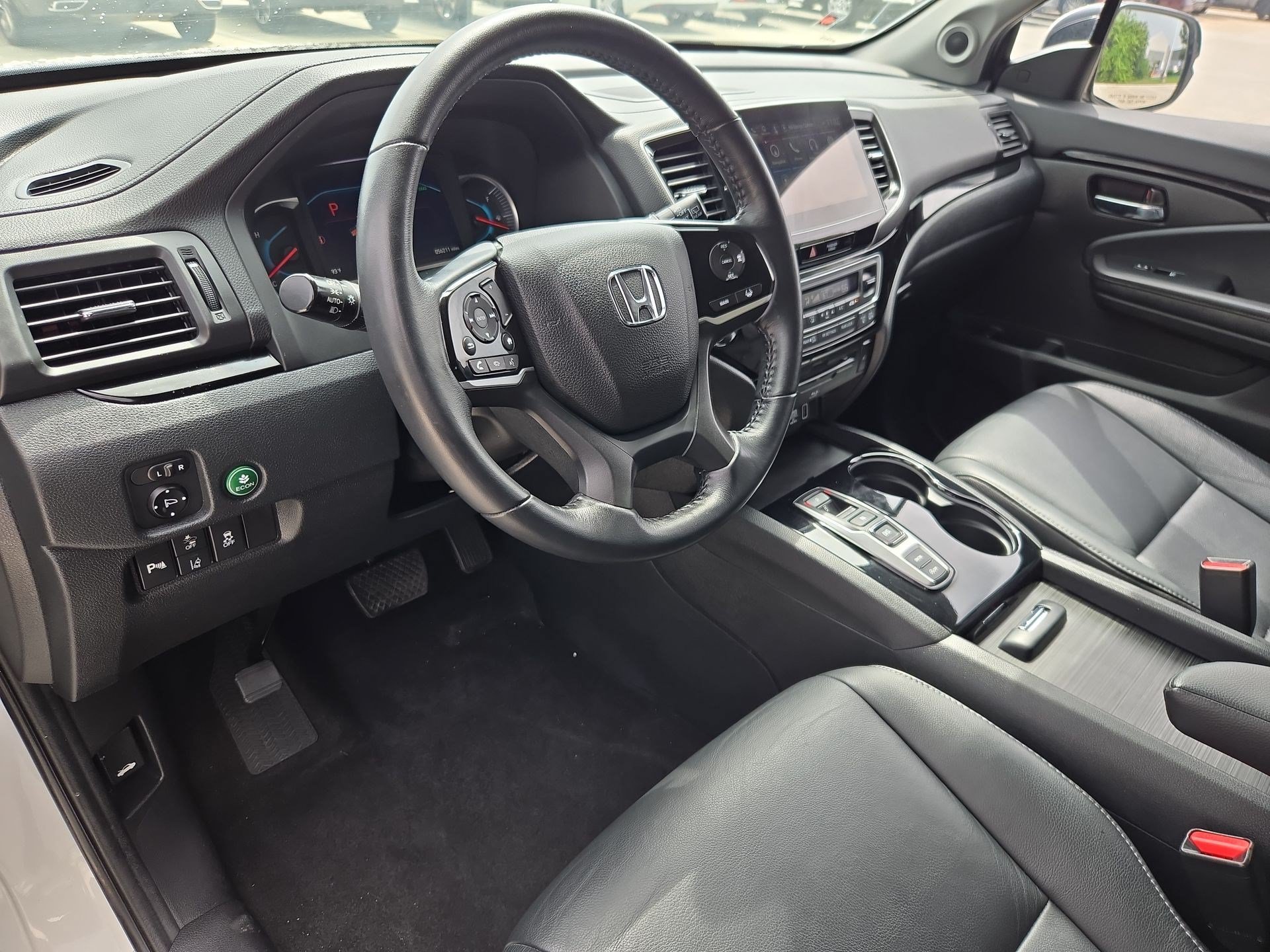 Certified Used 2021 Platinum White Pearl Honda Touring 7-Passenger image 11