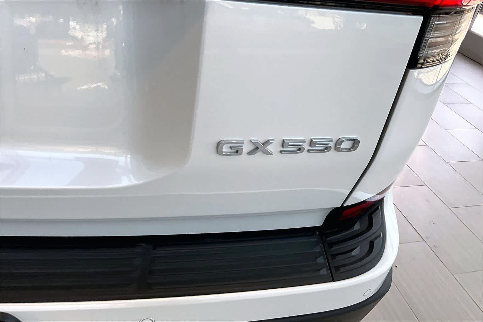 Used 2024 Eminent White Pearl Lexus Overtrail image 28