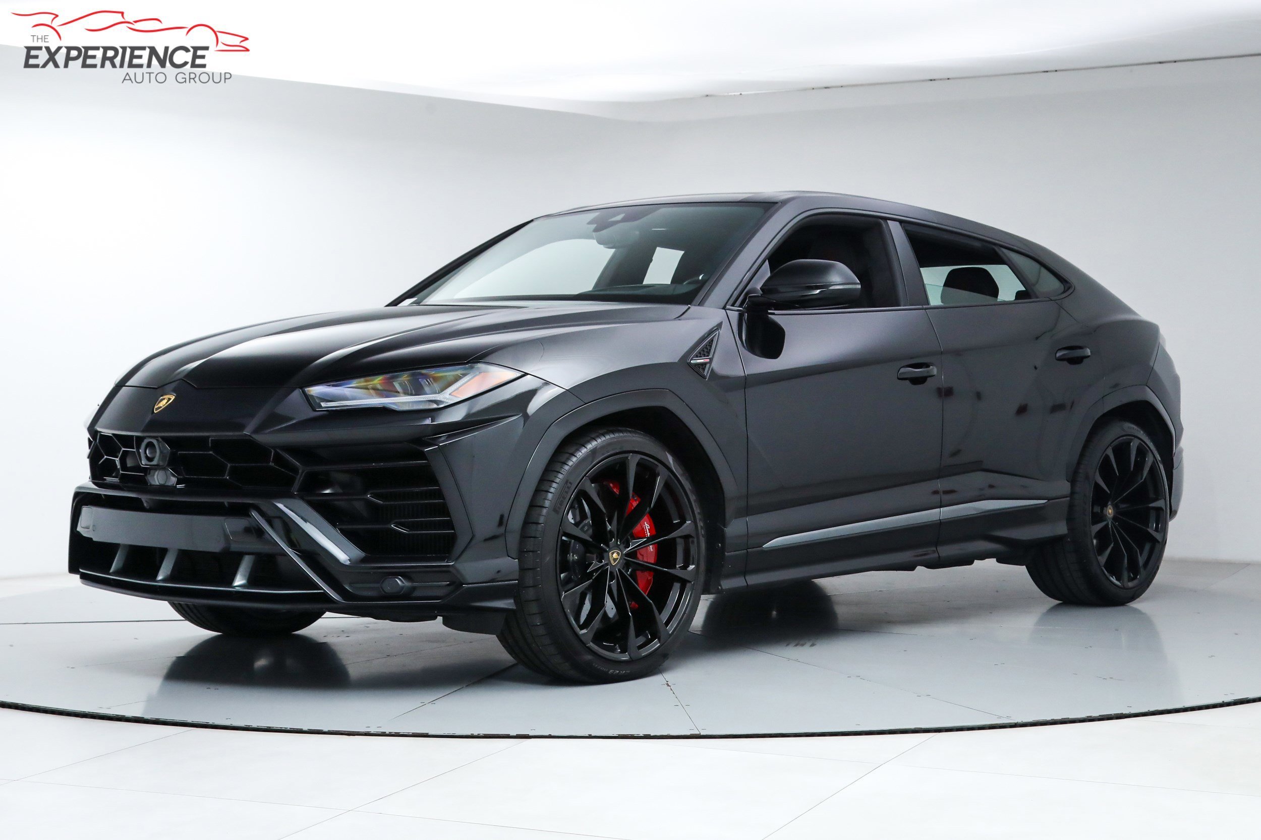 2022 Lamborghini Urus's photo