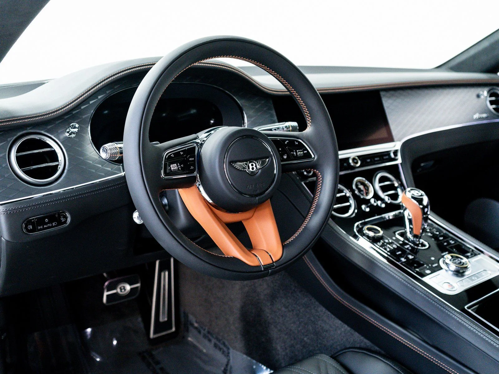 New 2026 Tourmaline Green - by Mulliner Bentley Azure image 14
