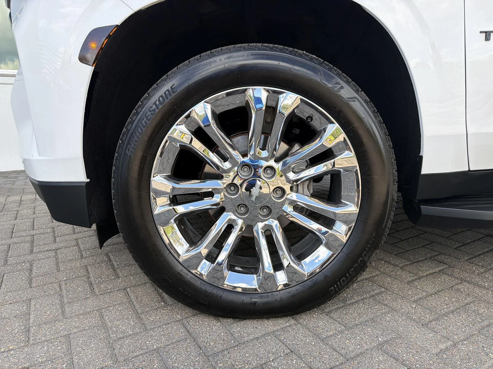 Used 2022 SUMMIT WHITE Chevrolet RST image 10