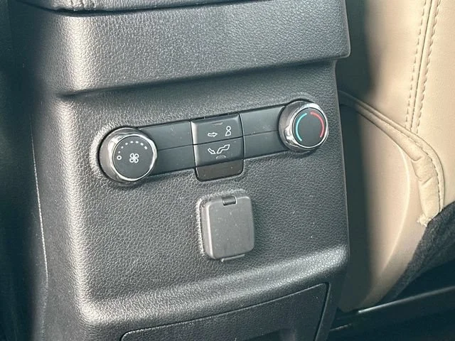 Used 2019 Oxford White Ford XLT image 17