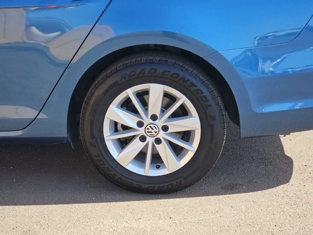 Used 2019 Blue Volkswagen S image 36